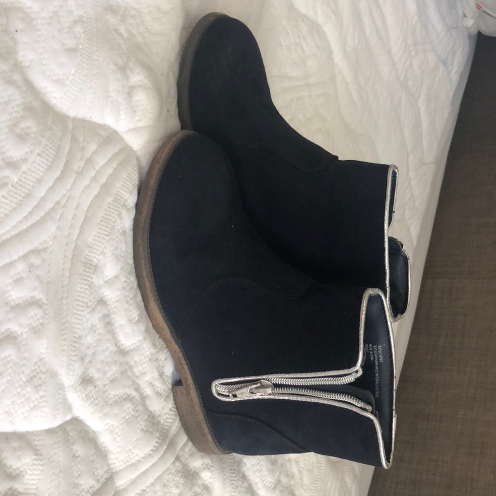Navy girls booties